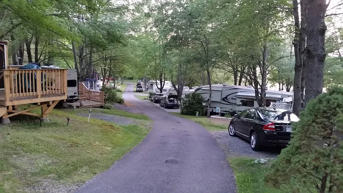 Silver Lake Park Campground (Modern America Campgrounds) Picture 7