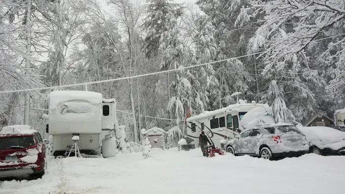 Green Gate Camping Area & Hall Picture 4
