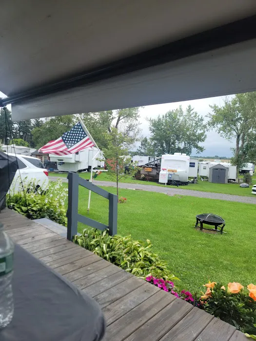 Riverside Acres Campground & Cottages Picture 9