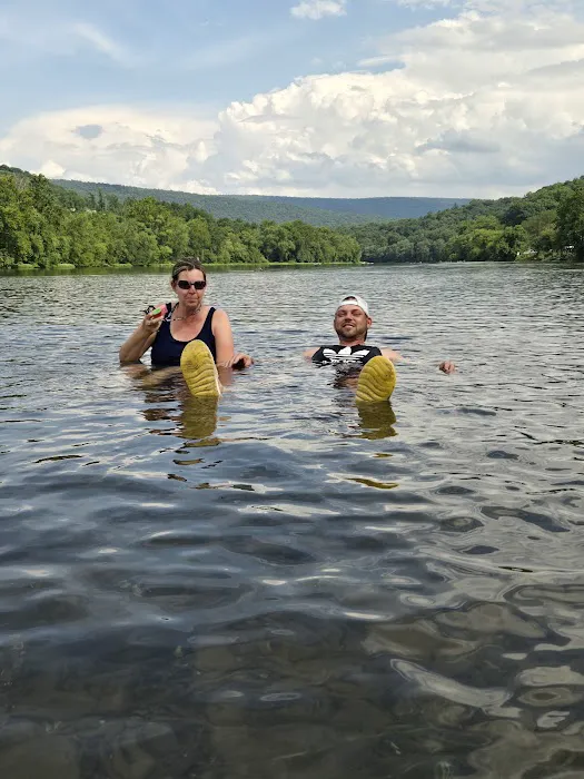 Bowser's Riverfront Campground Picture 4