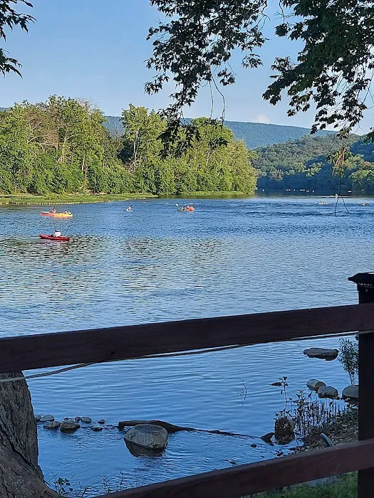 Bowser's Riverfront Campground Picture 9