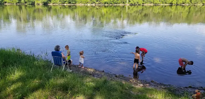 Bowser's Riverfront Campground Picture 2