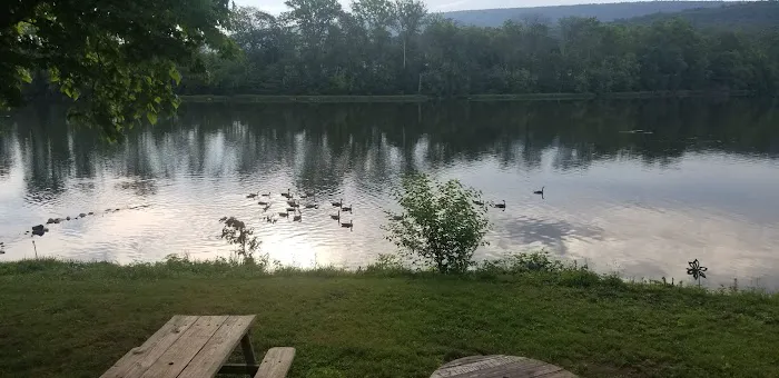 Bowser's Riverfront Campground Picture 3