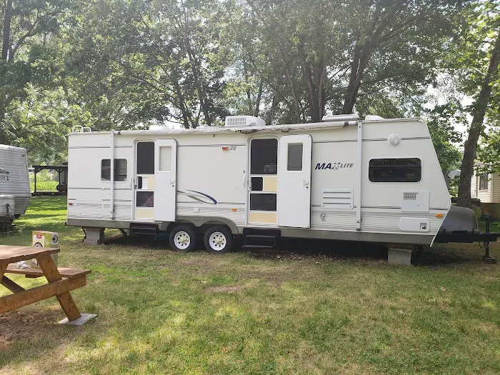 Bowser's Riverfront Campground Picture 8