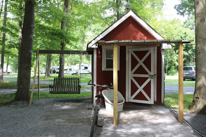 Lazy Dayz Riverfront Campground Picture 6