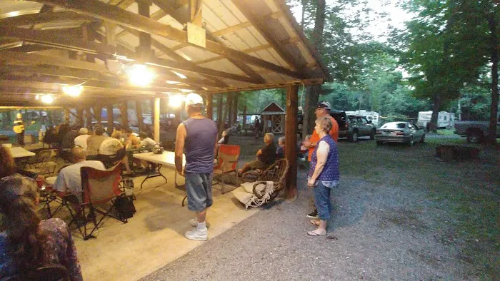 Lazy Dayz Riverfront Campground Picture 2