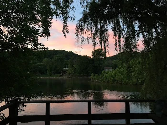 RIVERBANK CAMPGROUND AND COTTAGE RENTAL Picture 4