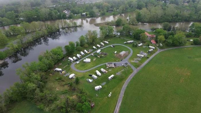 RIVERBANK CAMPGROUND AND COTTAGE RENTAL Picture 3