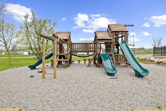 Gravel Ponds Campground Picture 5