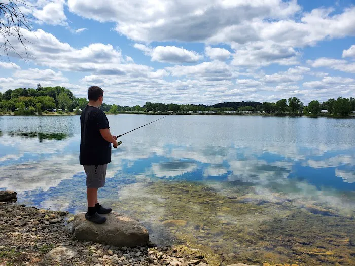 Gravel Ponds Campground Picture 2