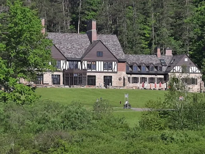 Beehunter Cabins Picture 10