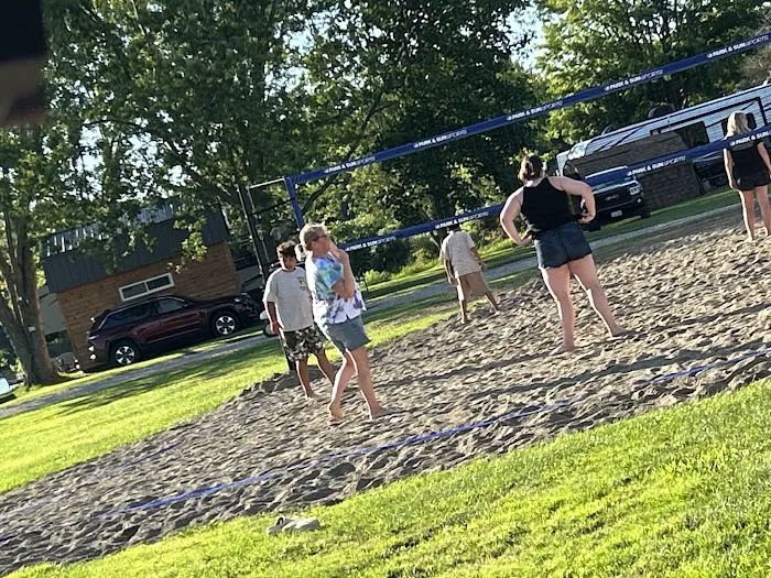 Lazy Acres Campgrounds Picture 2