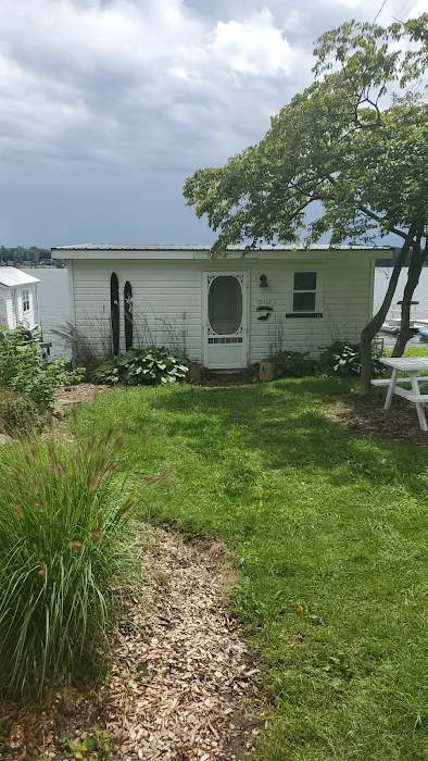 Lakefront cottage @ Silverlaken Estate Picture 4