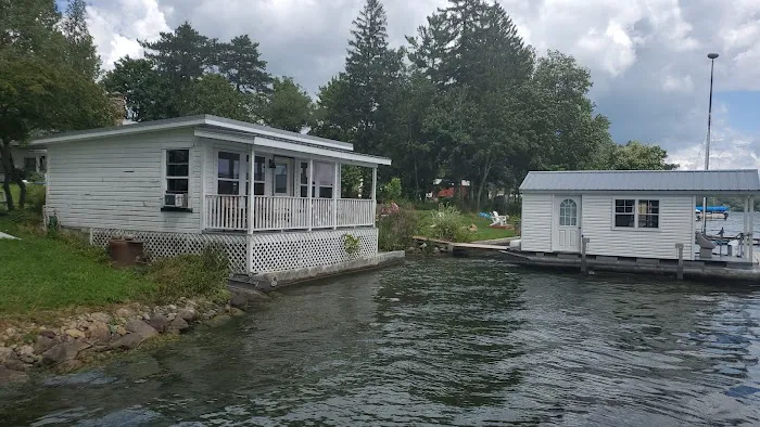 Lakefront cottage @ Silverlaken Estate Picture 2