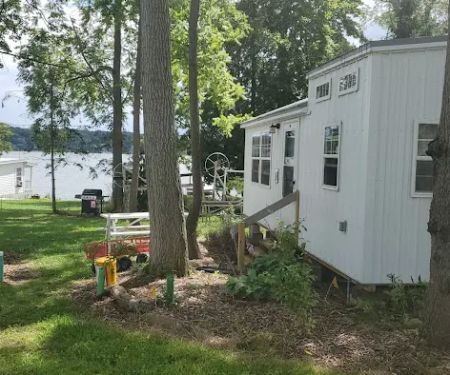 Arch Merill Lakeside Cottage @ Silverlaken Estate