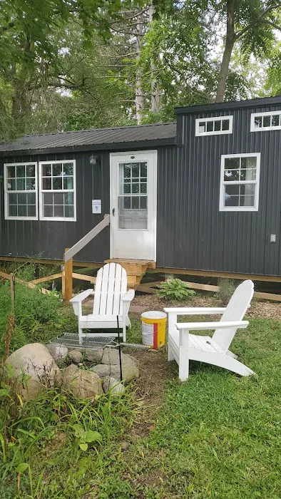 Country Mike's lakeside cabin Picture 2