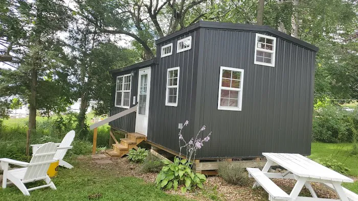 Country Mike's lakeside cabin Picture 3