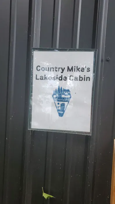 Country Mike's lakeside cabin Picture 1