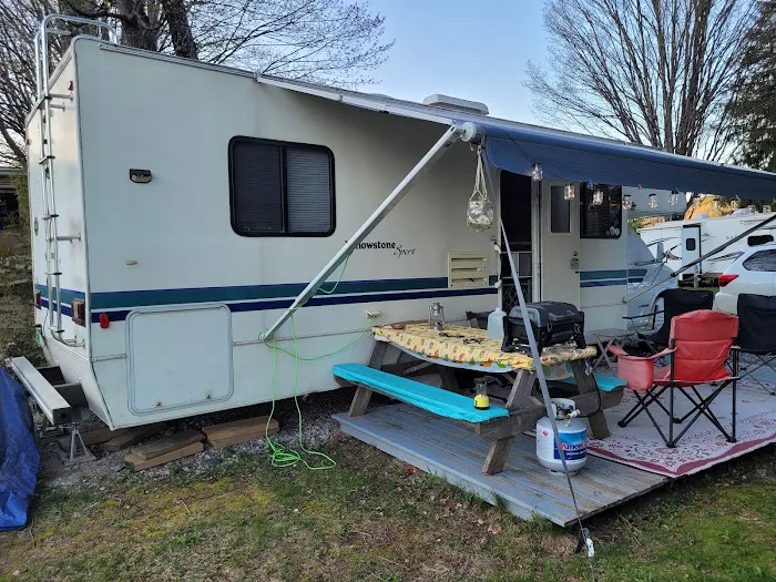 Meadowcrest Campground Picture 10