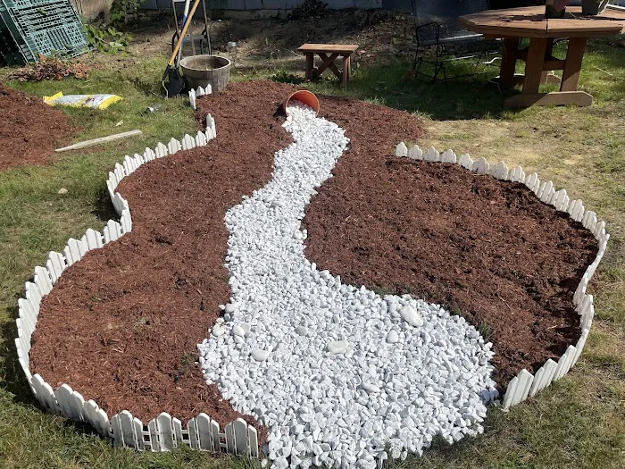 Edge of Woods Picture 8