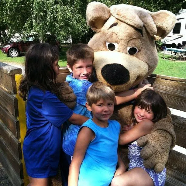 Adventure Bound Camping Resorts - New Hampshire Picture 9