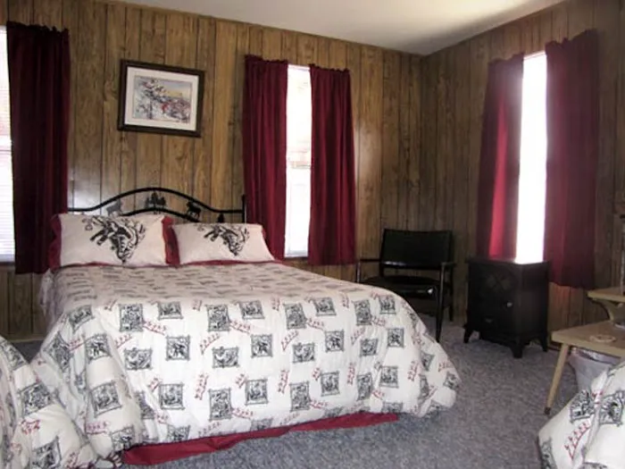 Charlie's Inn Junction Campground Picture 2