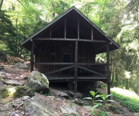 Hermitage Cabin (PATC): Parking Area