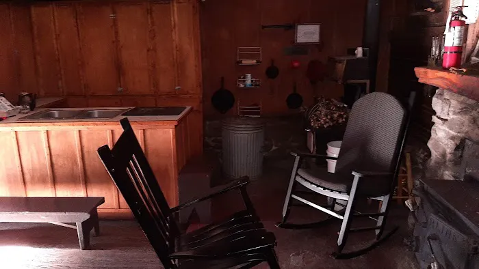 Hermitage Cabin (PATC): Parking Area Picture 4