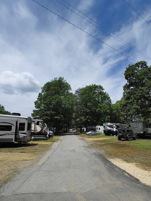 Aqualand Marina and Campground Picture 10