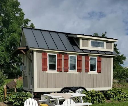 New England Tiny Farmhouse @ Silverlaken Estate