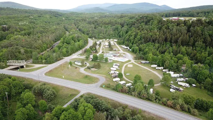 Twin River Campground & Cottages Picture 1