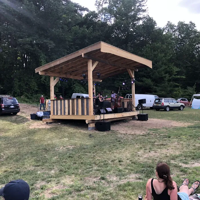 Twin Ponds Resort Campsite Picture 9