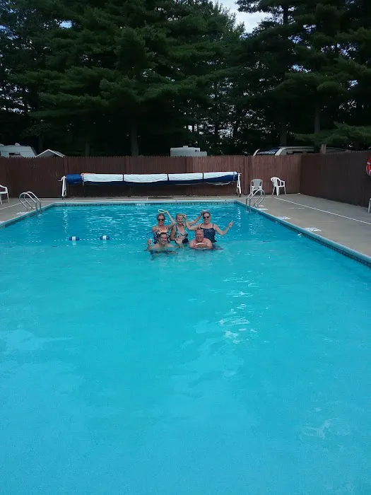 Twin Ponds Resort Campsite Picture 1