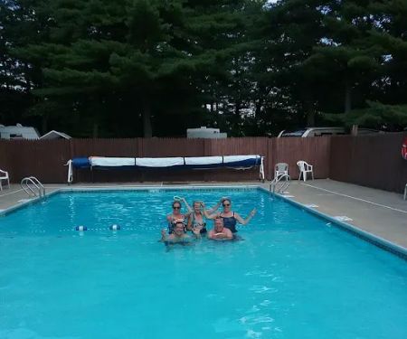 Twin Ponds Resort Campsite