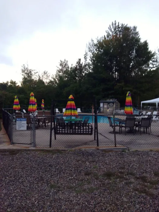 Bear's Pine Woods Campground & Resort Picture 3