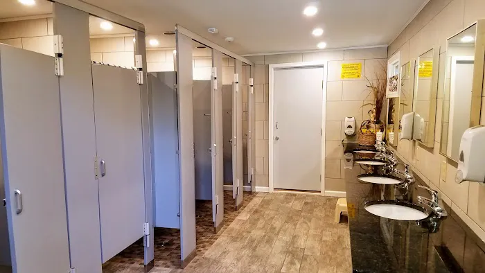 Lincoln / Woodstock KOA Holiday Picture 4