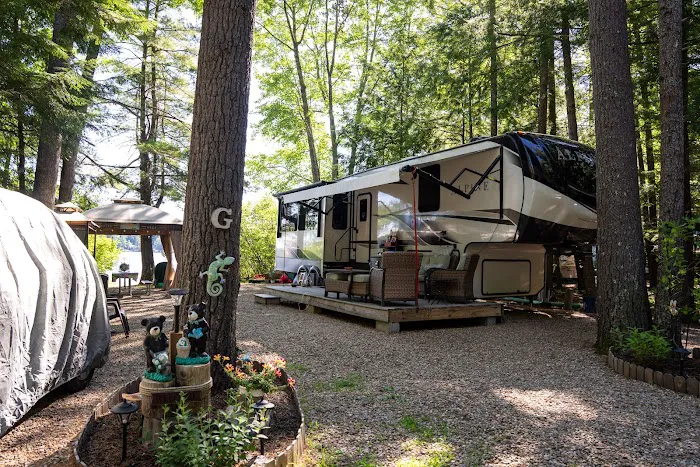 Yogi Bear's Jellystone Park Camp-Resort: Lakes Region in Milton, NH Picture 9