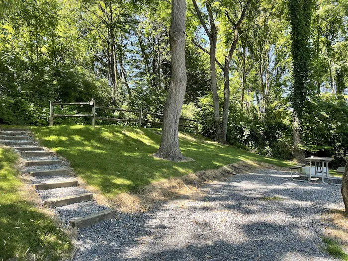 Wright's Orchard Station Picture 9