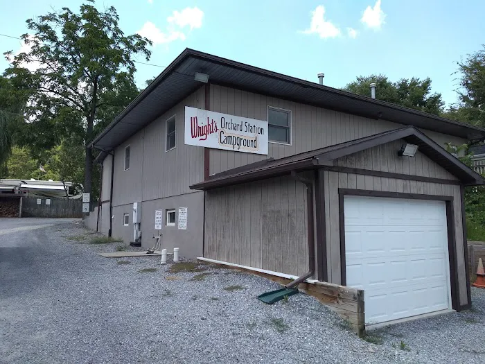 Wright's Orchard Station Picture 6
