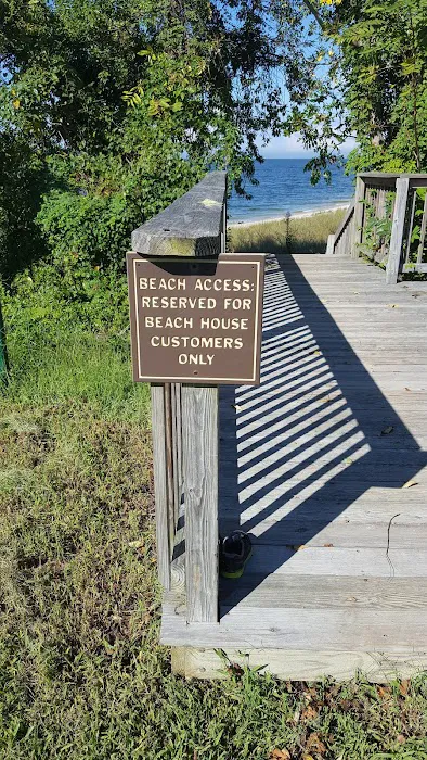 Beach House Picture 8