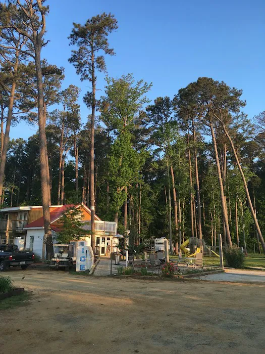 CampMD Vacation Cottages Picture 3