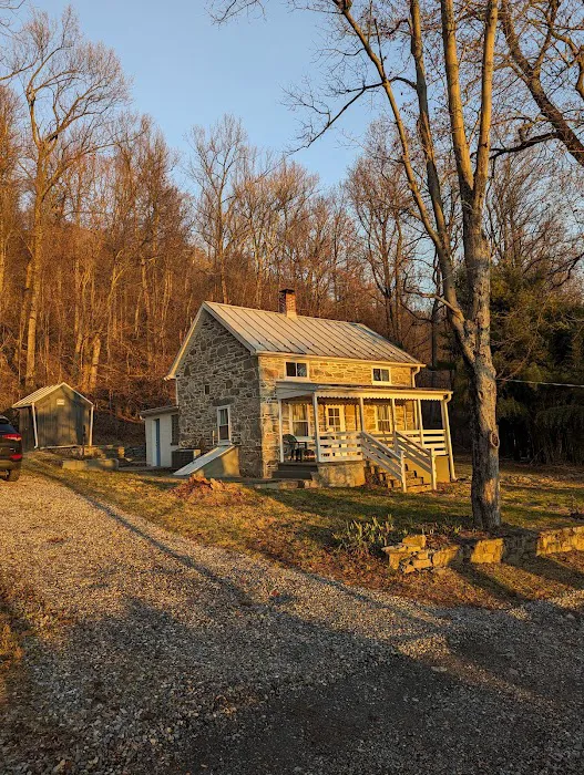 Crampton Gap Cabin PATC Picture 3