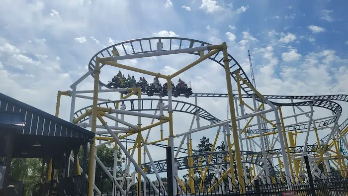 Six Flags Darien Lake Picture 2