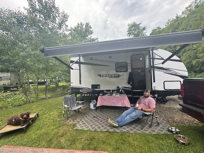 Whispering Winds Campground and Cabins Picture 3