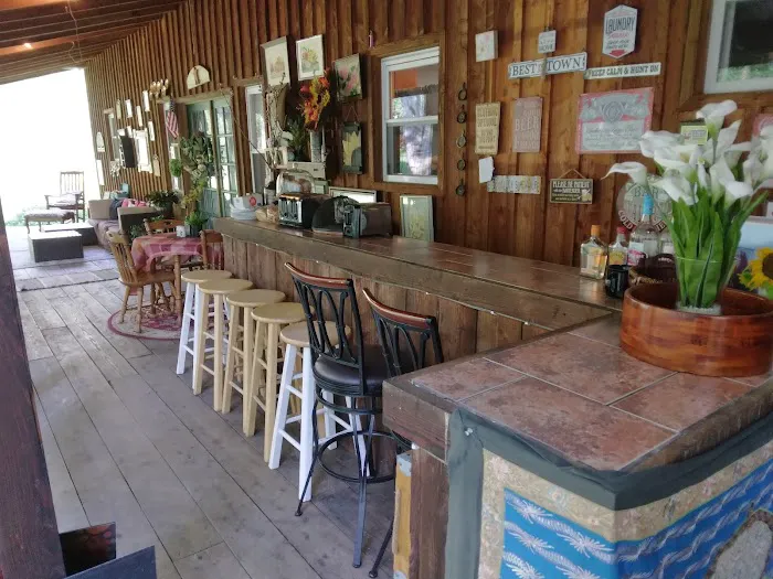 Angie's Country Cabins Bed & Breakfast Picture 5