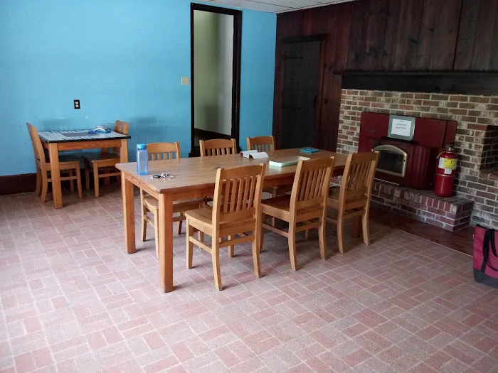 Twin Fawn House Picture 5