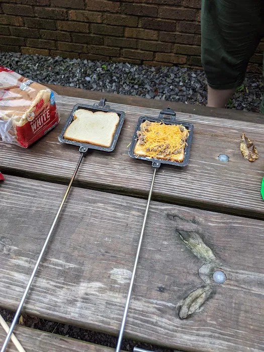 Twin Fawn House Picture 9