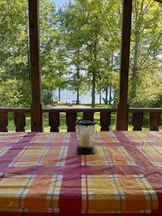 McFeater’s Cove Cabins Picture 6