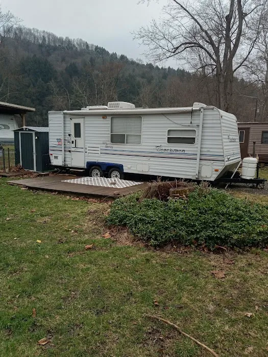 Riverview Campground Picture 10