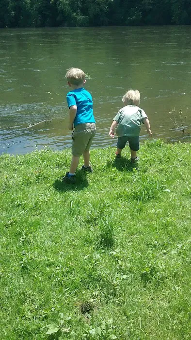 Riverview Campground Picture 9